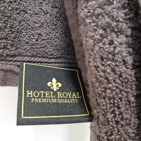 Entre Et Remparts Apartment *